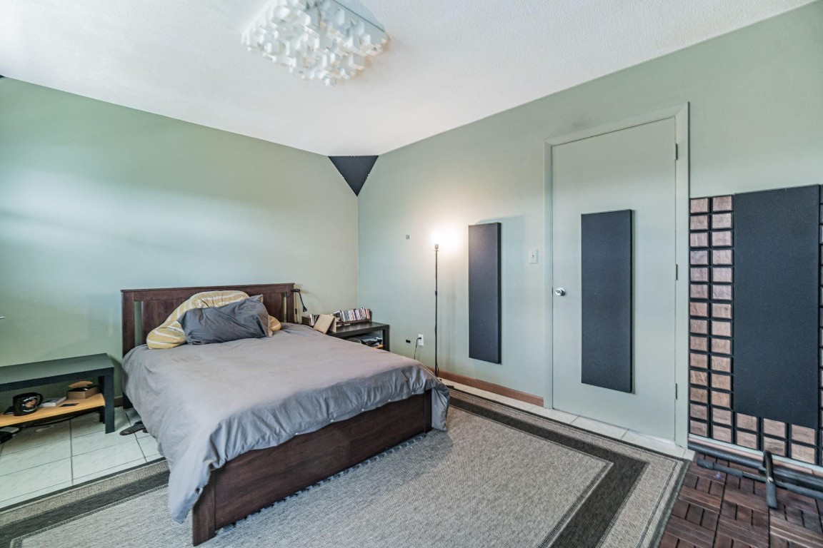 Carlton Arms - Residential