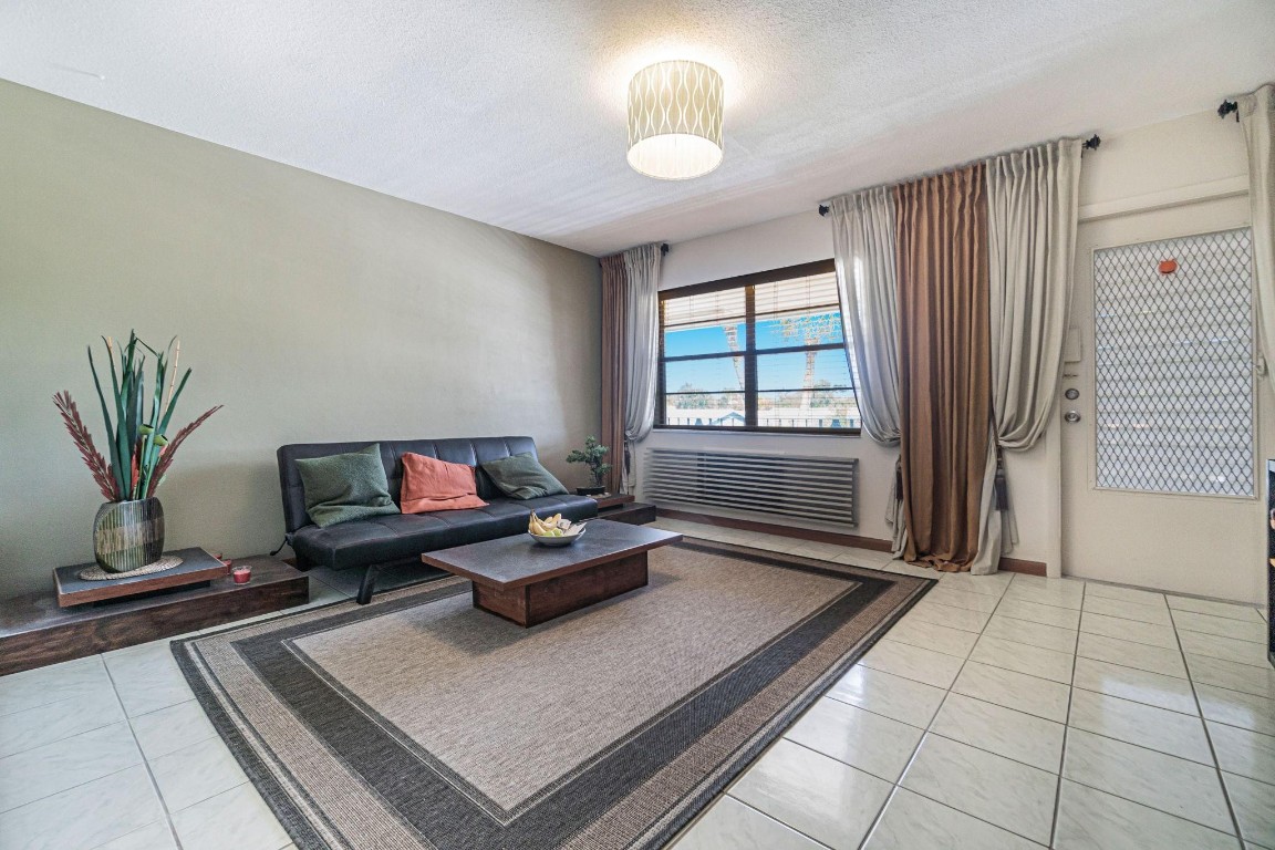 Carlton Arms - Residential