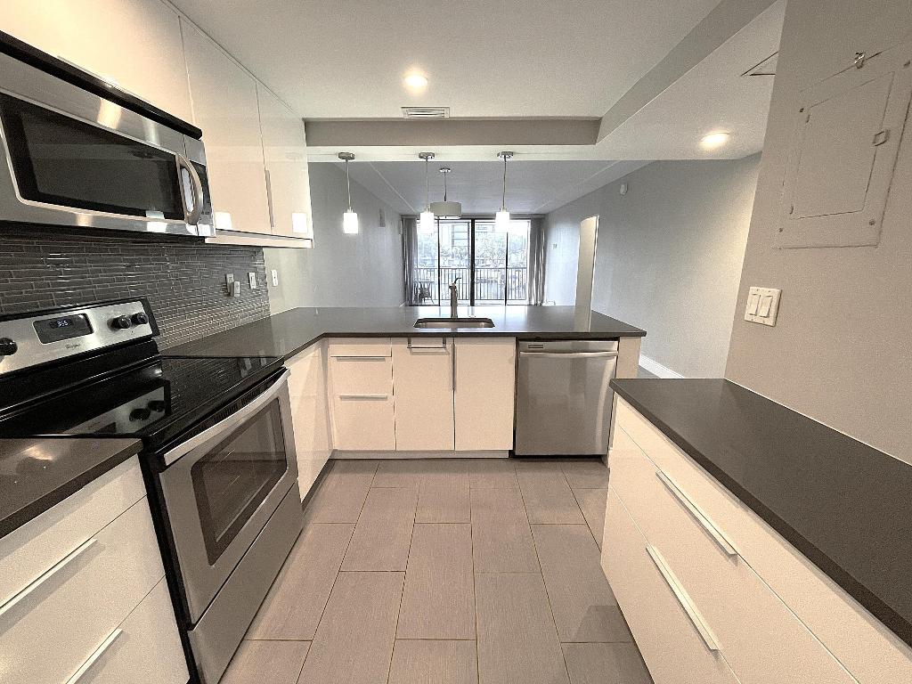 3 Royal Palm Way 2050