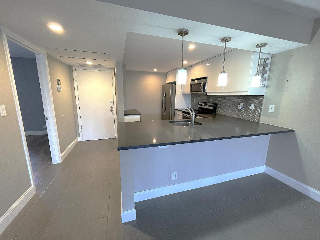 3 Royal Palm Way 2050