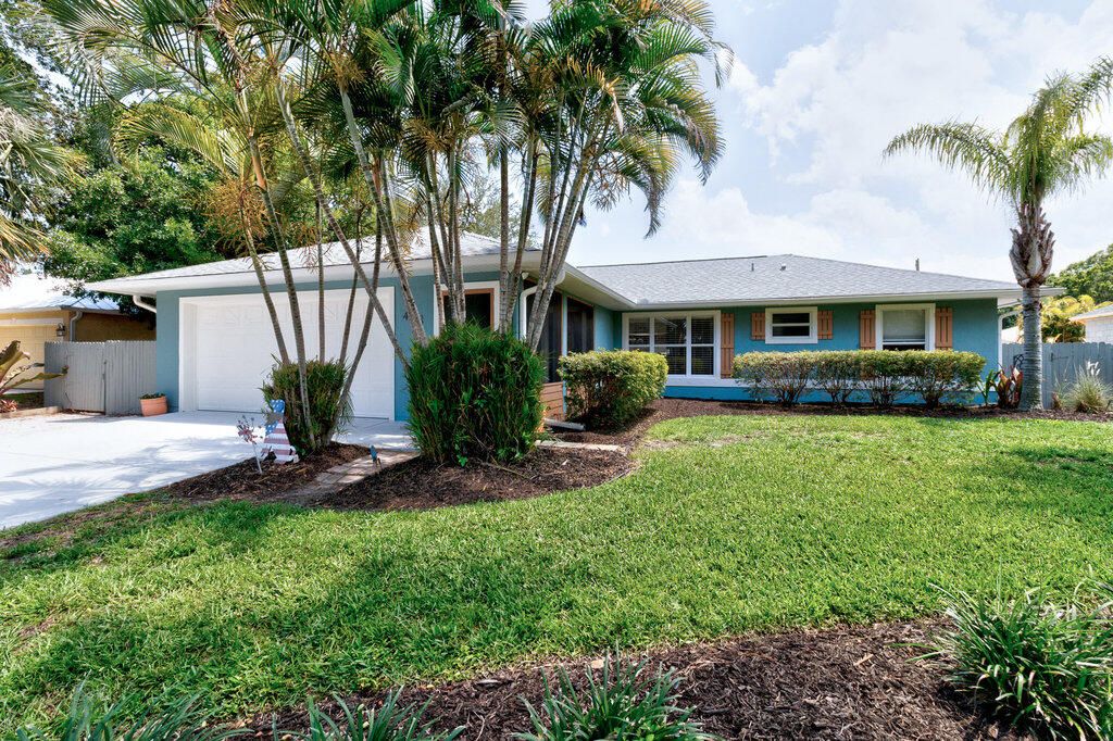 Photo of 418 Lanfair Avenue, Sebastian, FL 32958 (MLS # R10992206)