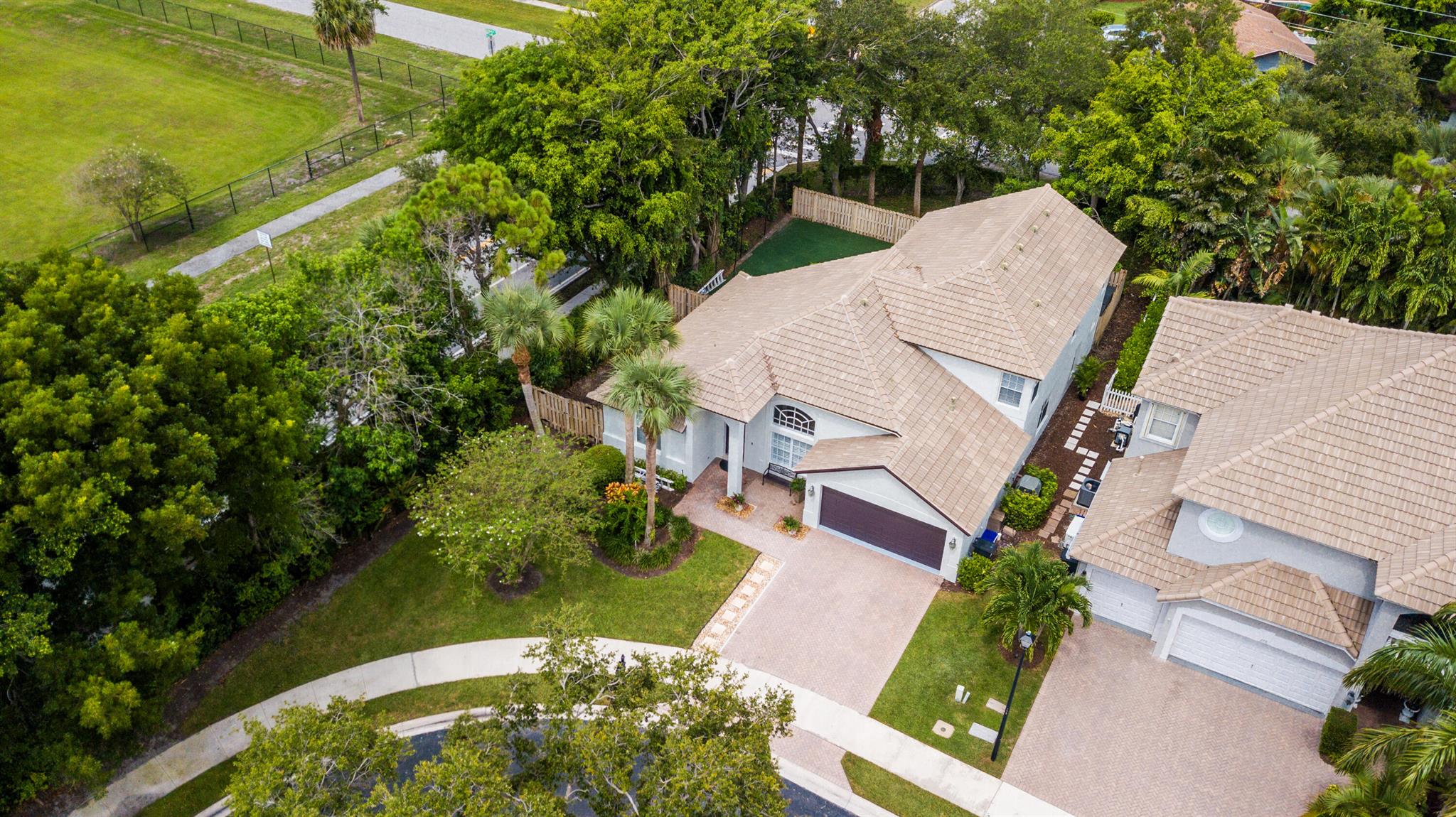 230 Lone Pine Drive, Palm Beach Gardens, FL, 33410/$865,000 1 230 Lone Pine Drive