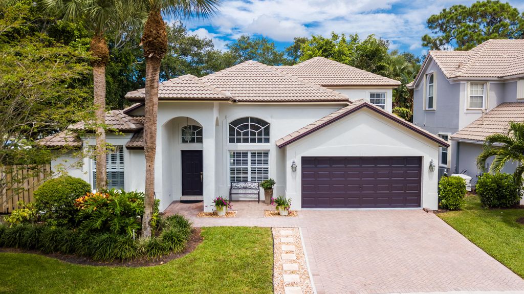Photo of 230 Lone Pine Drive, Palm Beach Gardens, FL 33410 (MLS # R11105808)