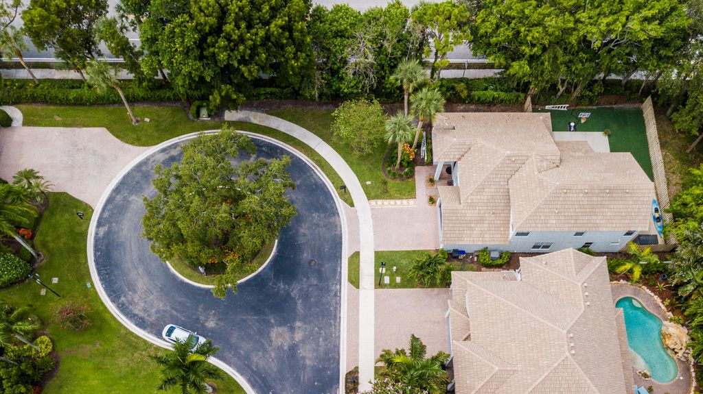 Photo of 230 Lone Pine Drive, Palm Beach Gardens, FL 33410 (MLS # R11105808)