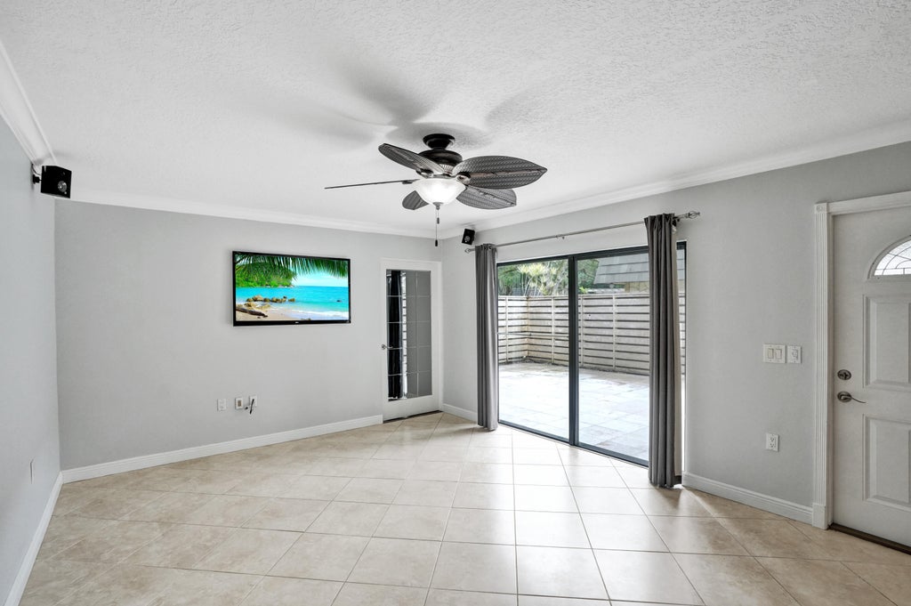 Photo of 613 6th Terrace, Palm Beach Gardens, FL 33418 (MLS # R11001590)