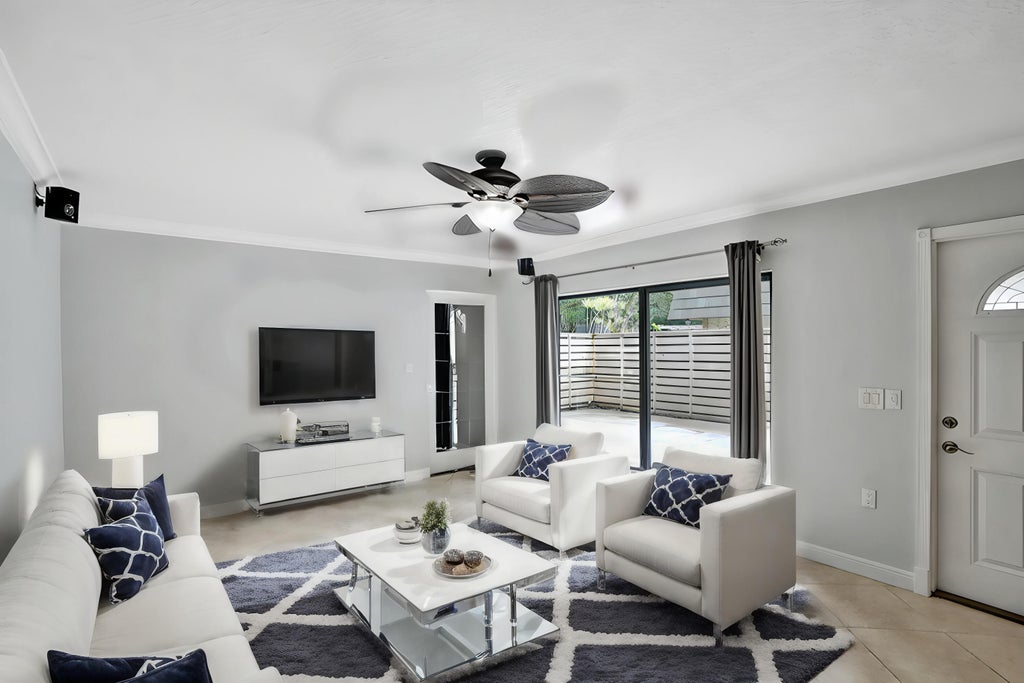 Photo of 613 6th Terrace, Palm Beach Gardens, FL 33418 (MLS # R11001590)