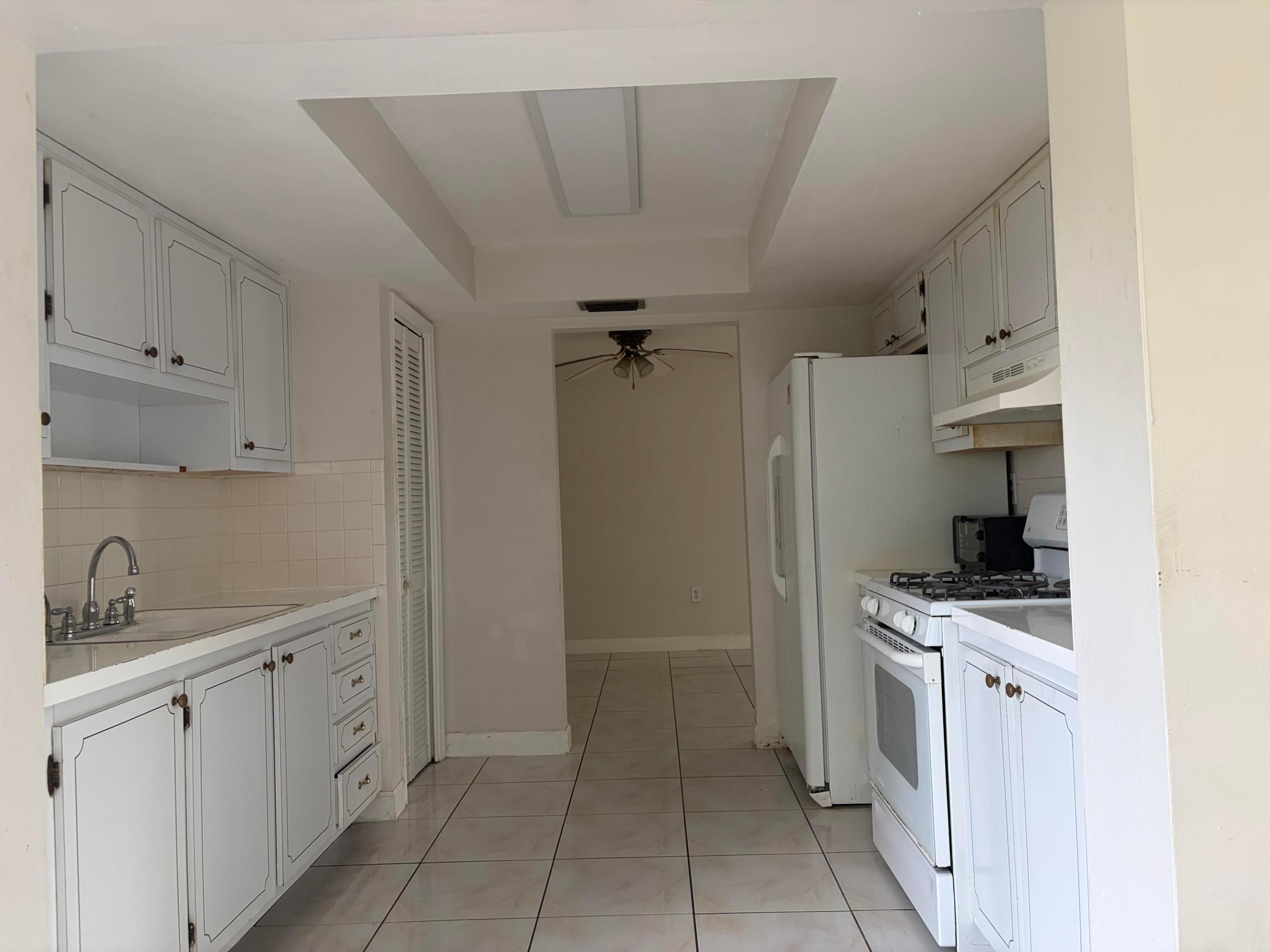 SUNRISE GOLF VILLAGE THIRD ADD - Residential