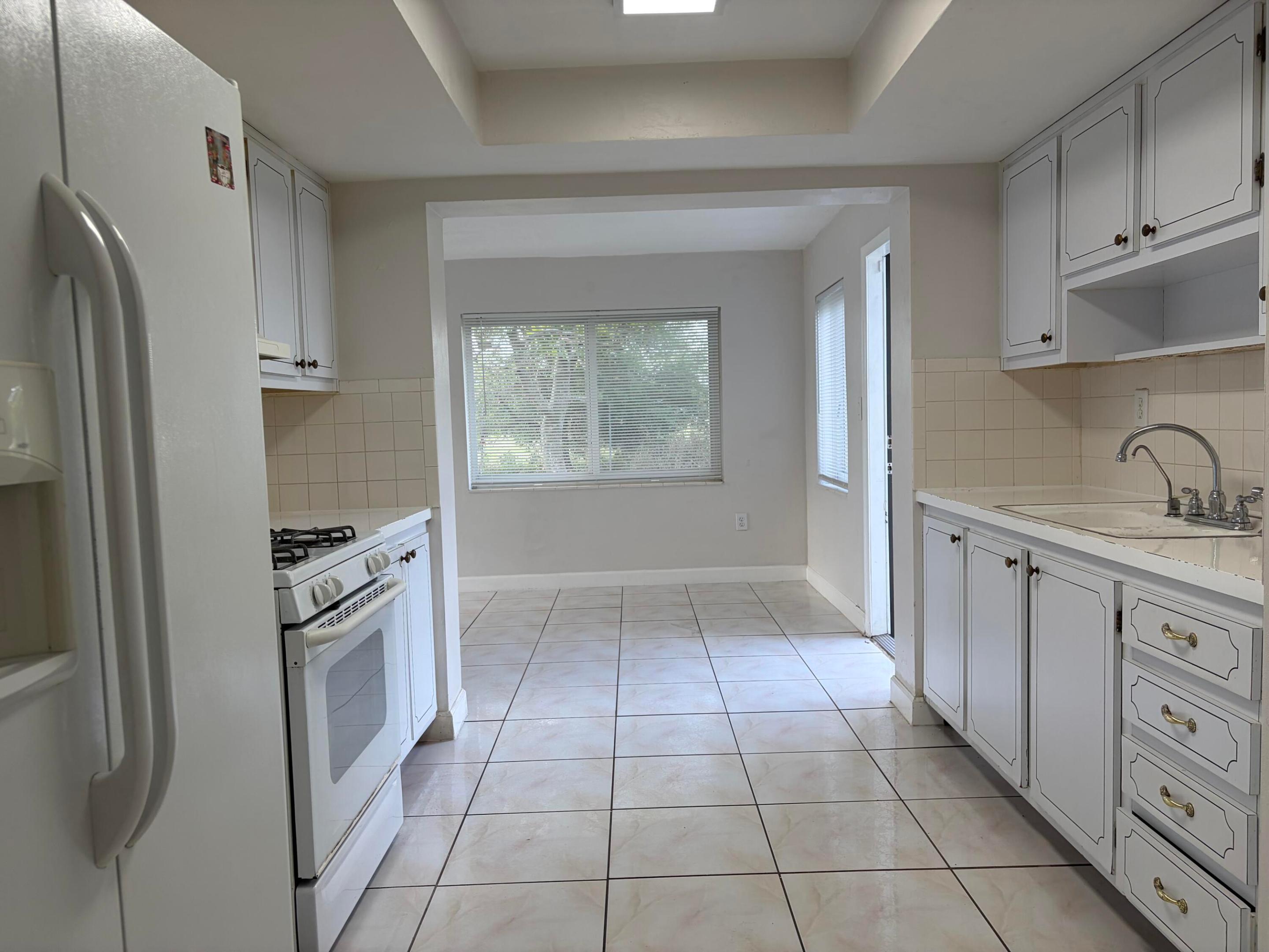 SUNRISE GOLF VILLAGE THIRD ADD - Residential