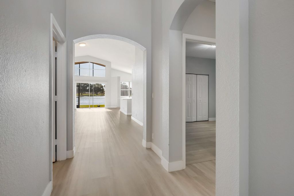 Photo of 9556 Lago Drive, Boynton Beach, FL 33472 (MLS # R11047158)