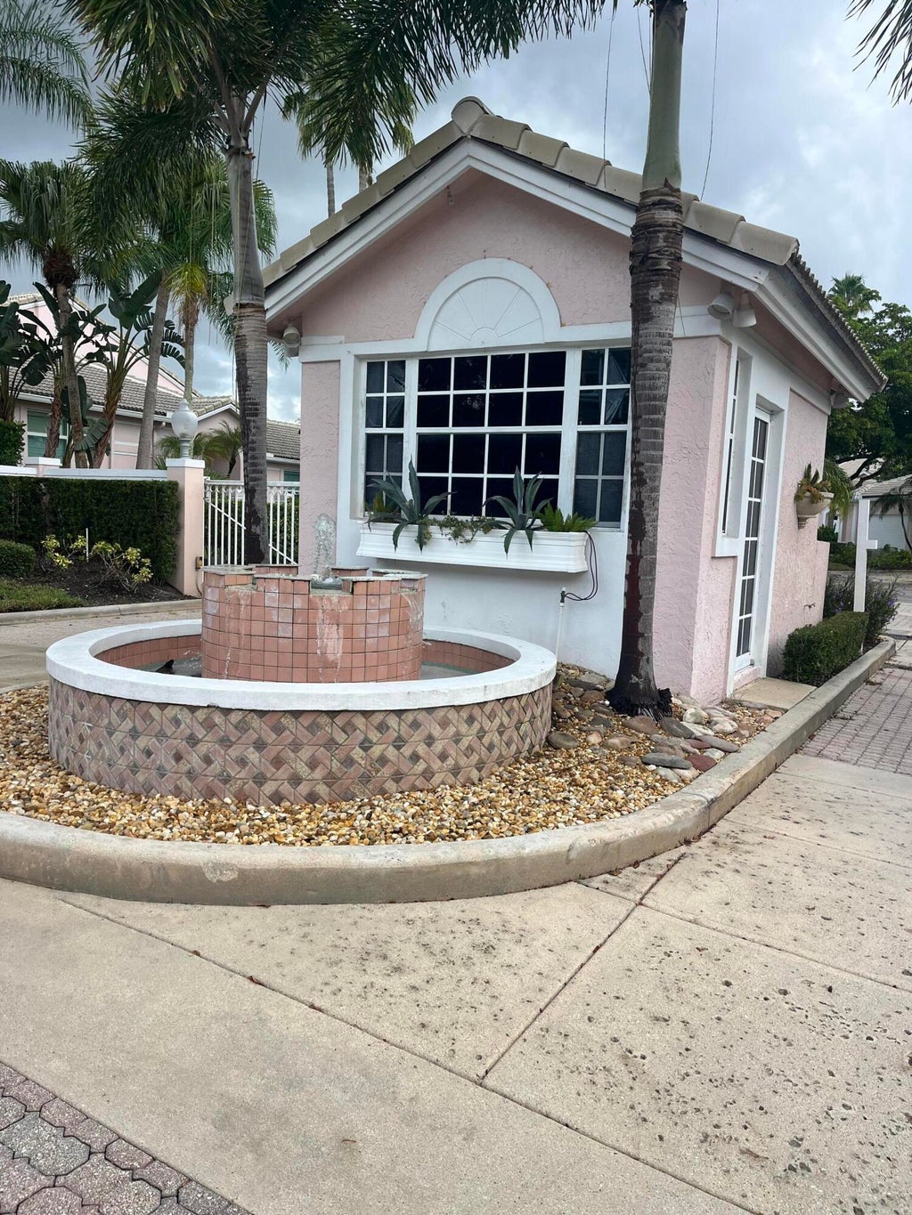 Photo of 181 Green Point Circle, Palm Beach Gardens, FL 33418 (MLS # B26069386)