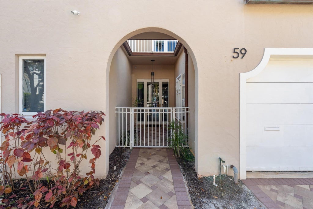 Photo of 59 Hendricks Isle, Fort Lauderdale, FL 33301 (MLS # F10551031)