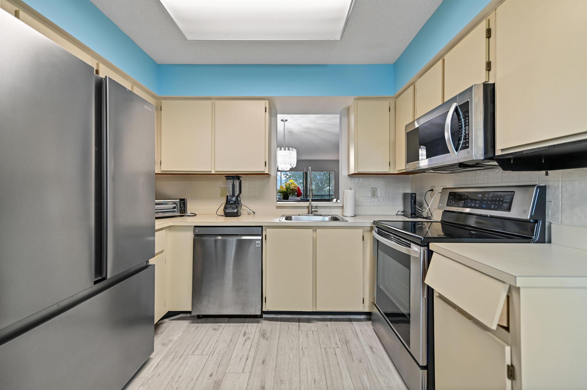 HUNTINGTON LAKES - Residential