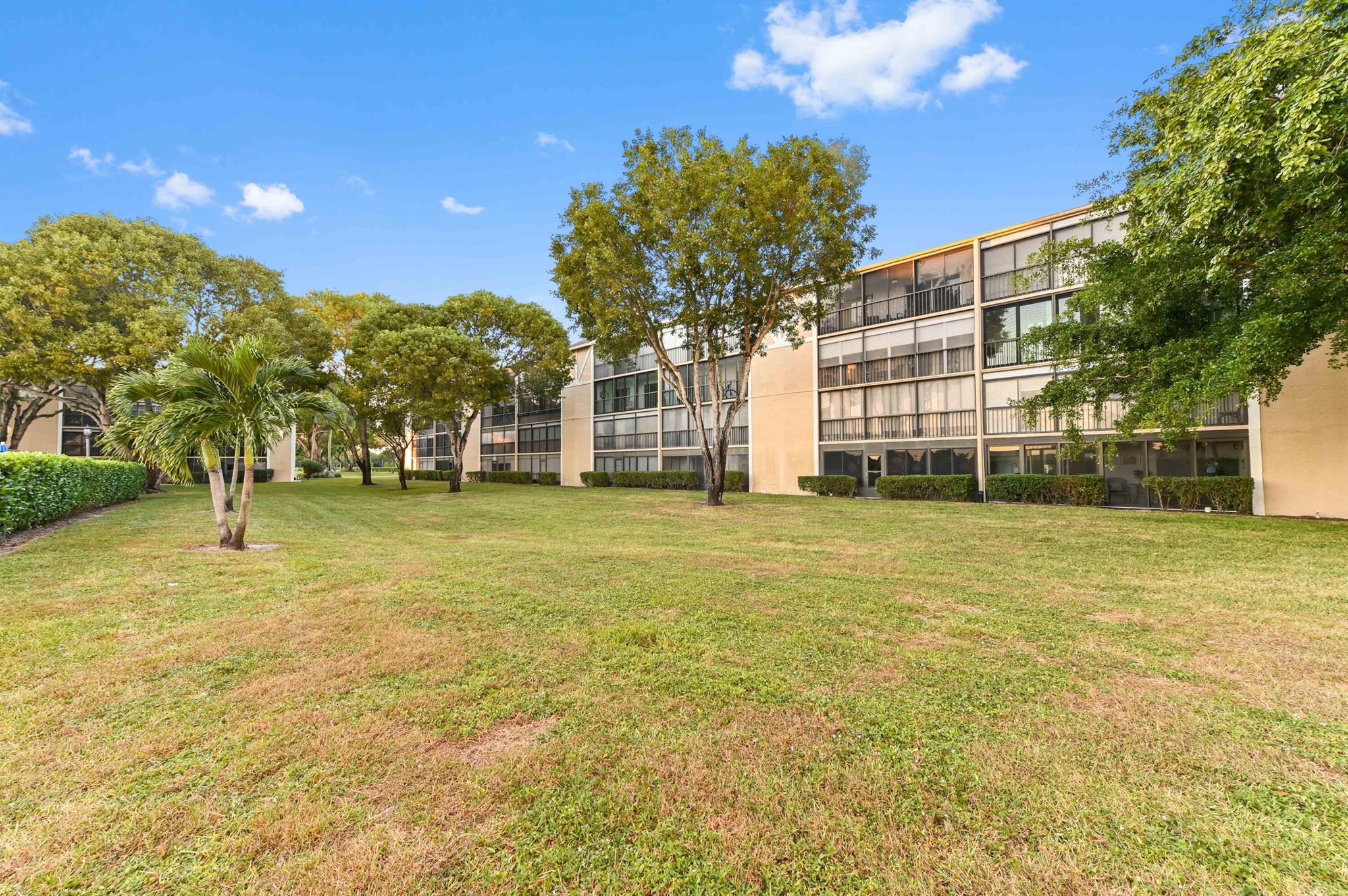 HUNTINGTON LAKES - Residential