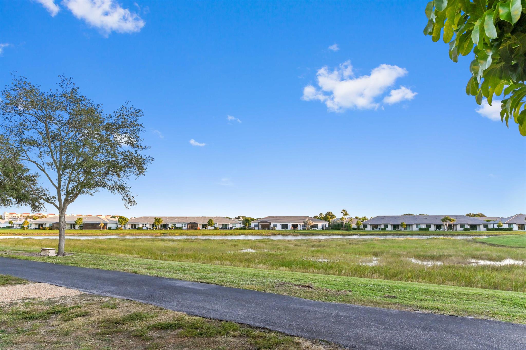 HUNTINGTON LAKES - Residential