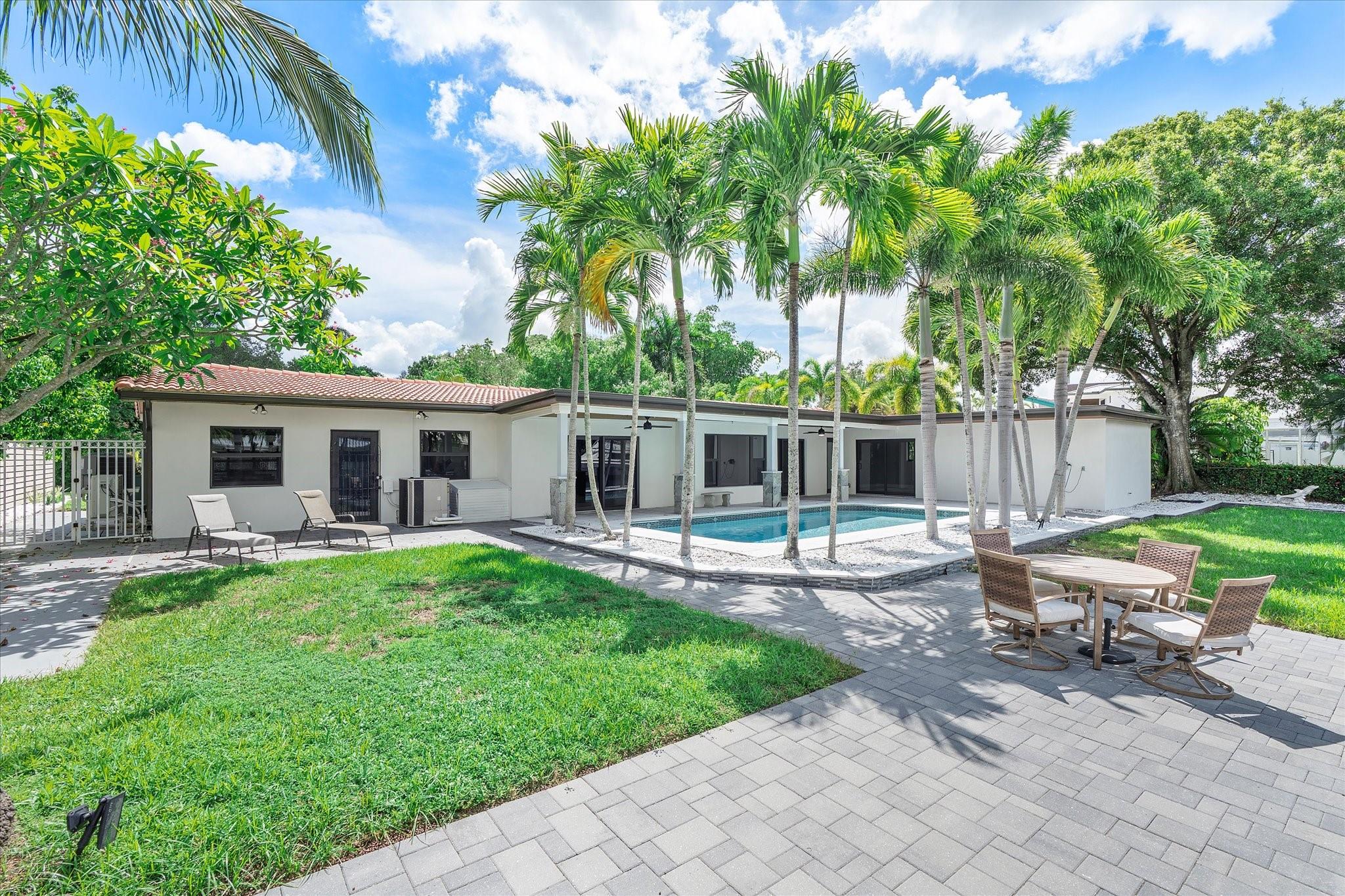 2587 SW 30th Ave