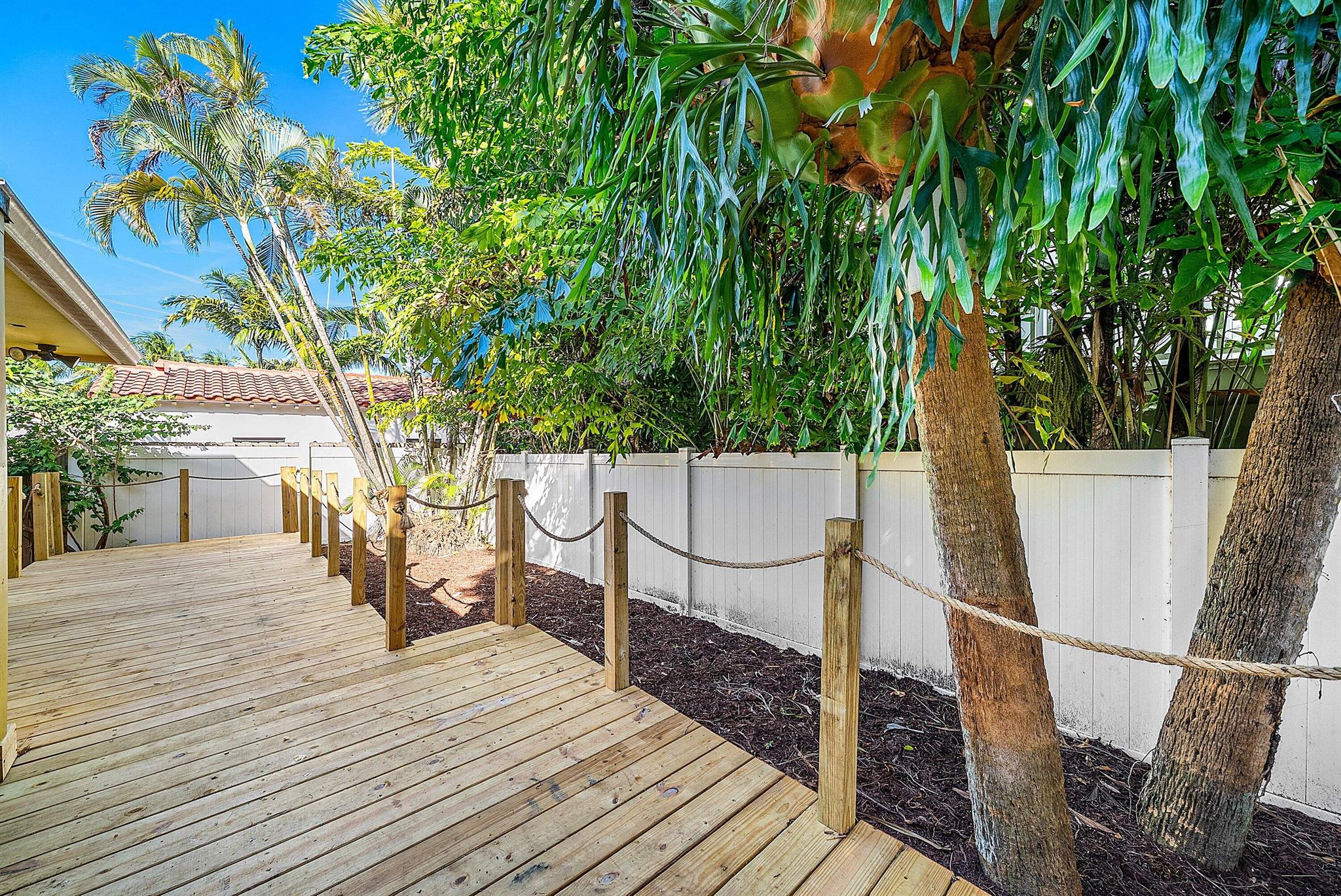 DELRAY TOWN OF - Residential Income