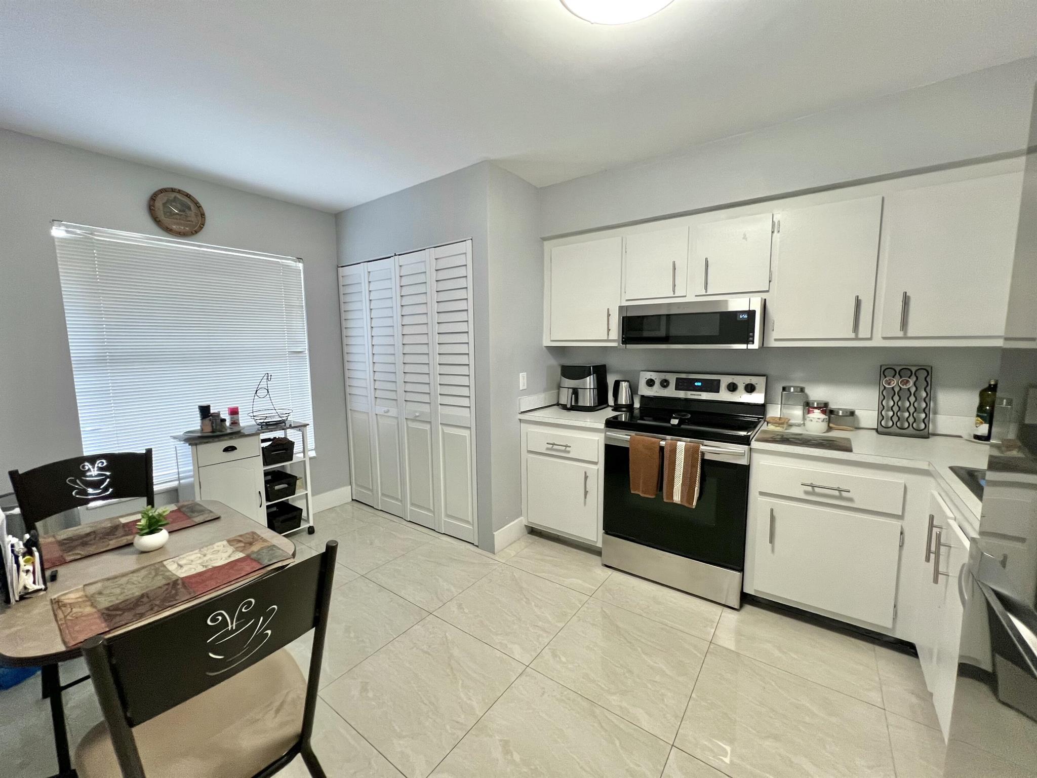 WATERS EDGE TOWERS CONDO - Residential Lease