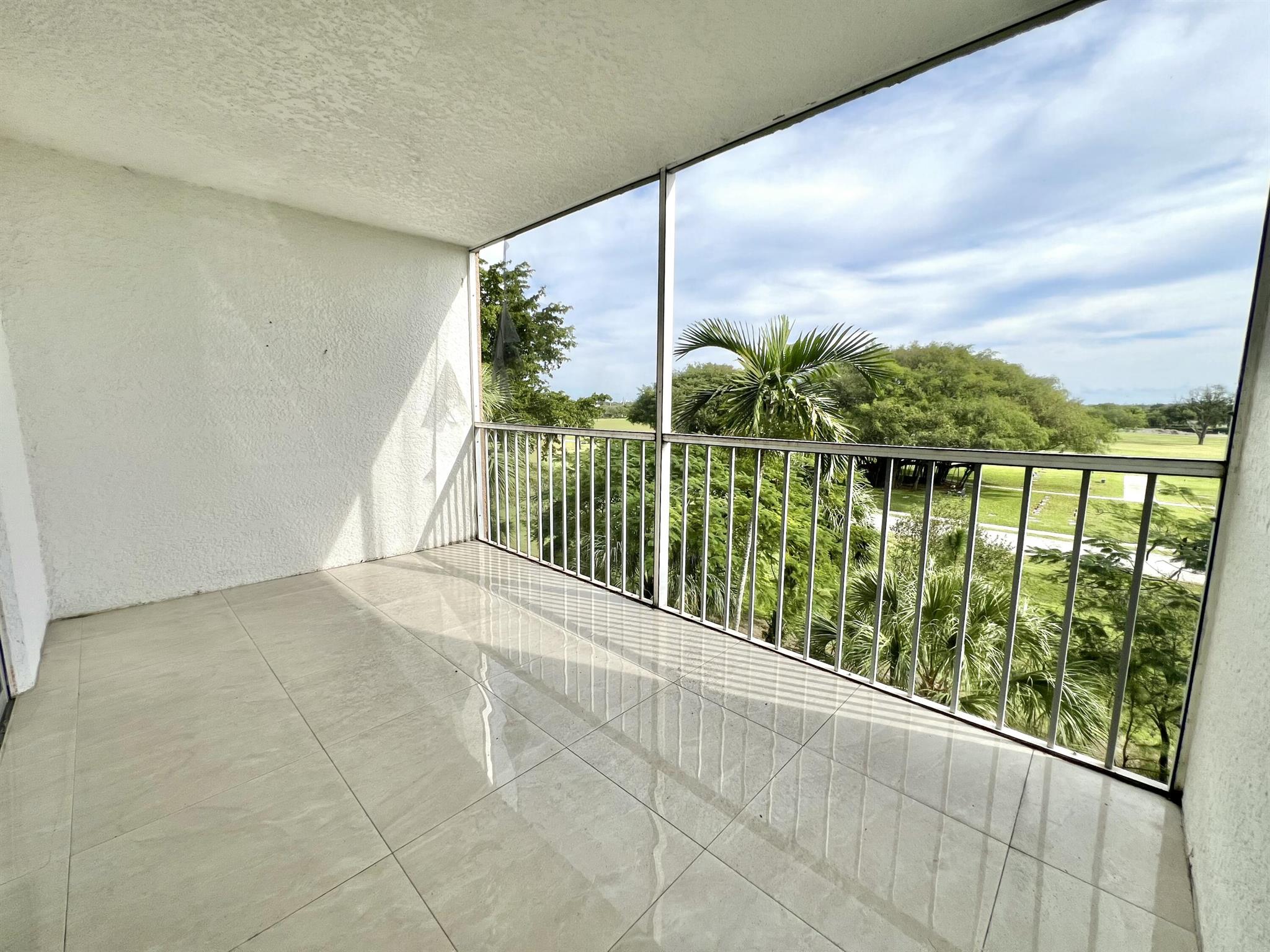 WATERS EDGE TOWERS CONDO - Residential Lease