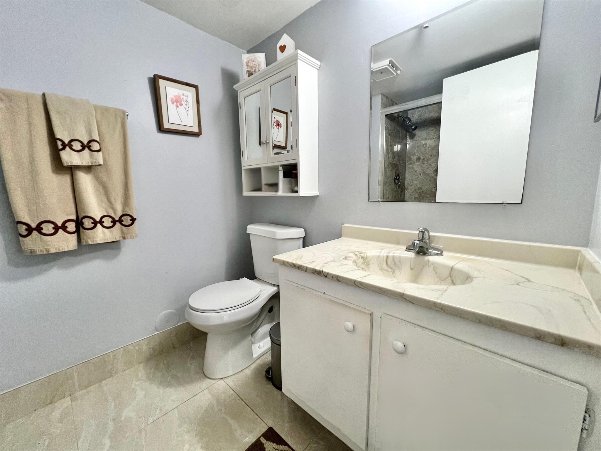 WATERS EDGE TOWERS CONDO - Residential Lease