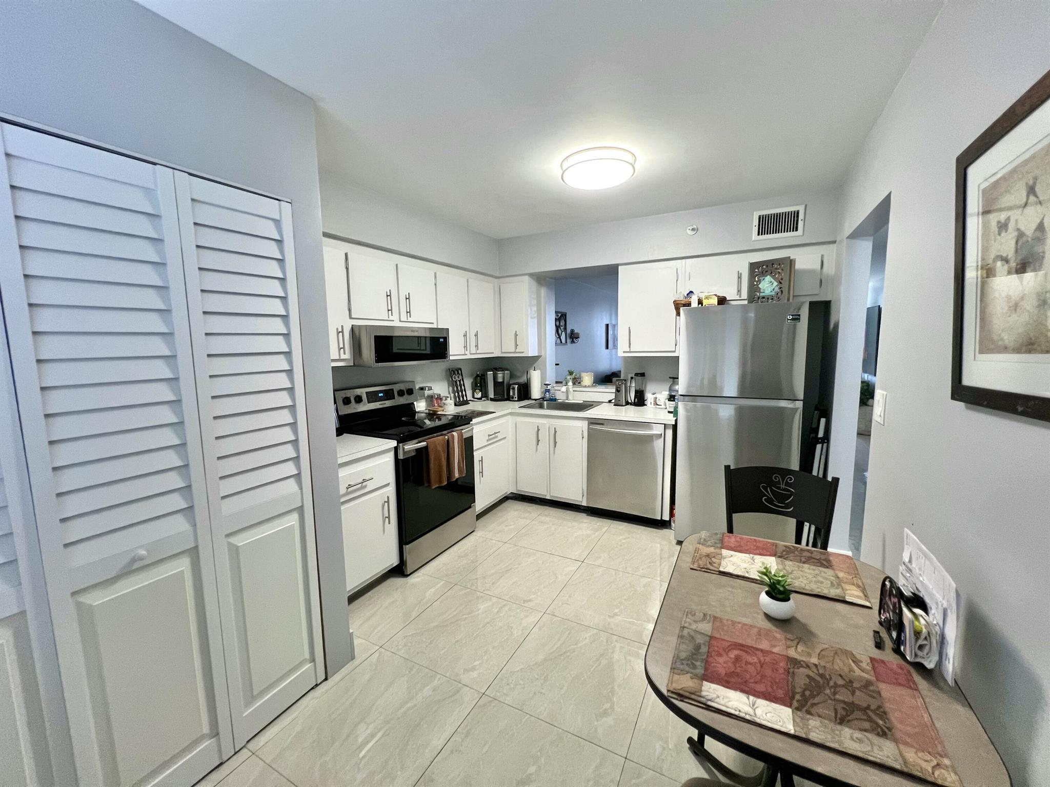 WATERS EDGE TOWERS CONDO - Residential Lease