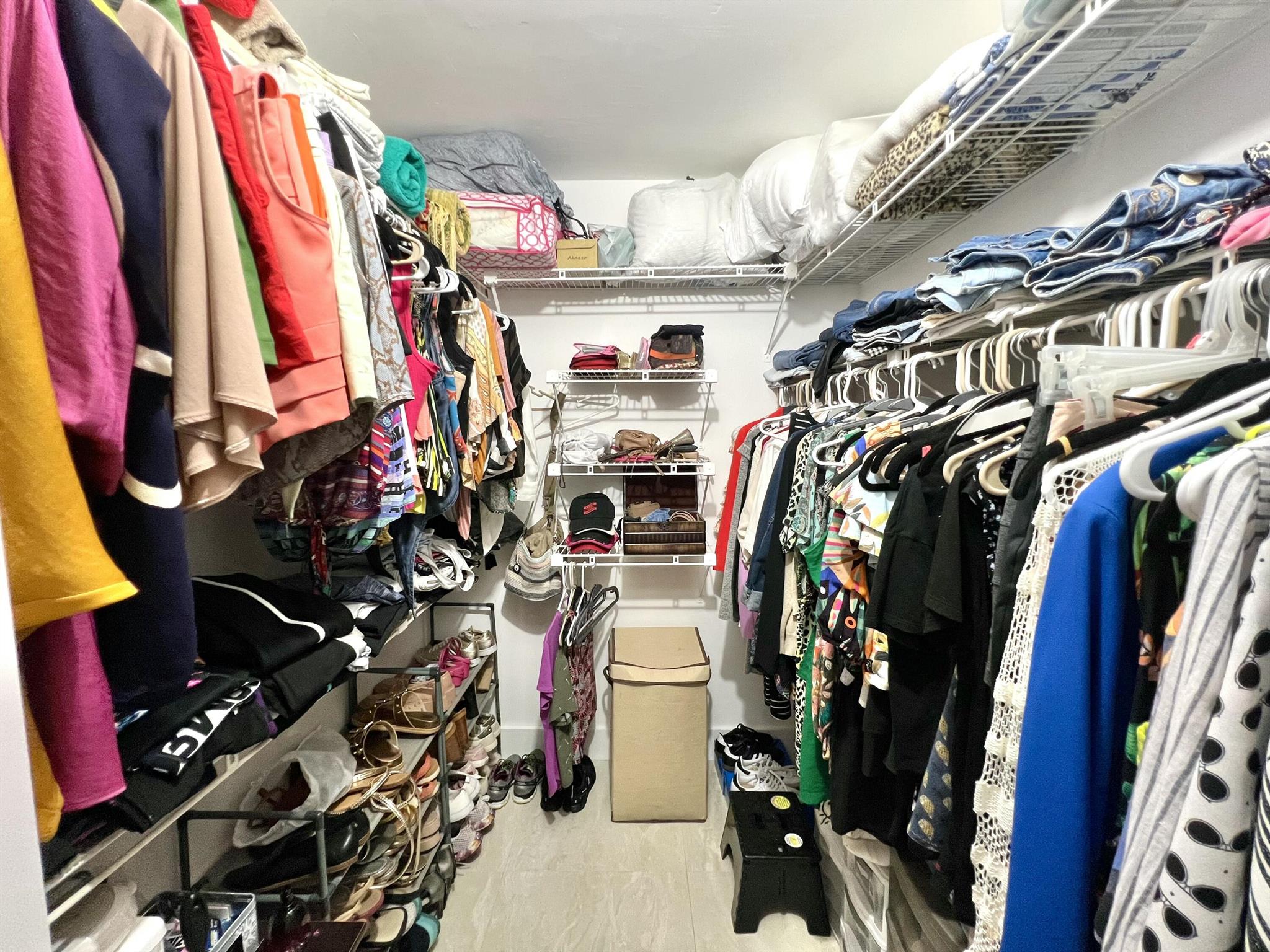 WATERS EDGE TOWERS CONDO - Residential Lease