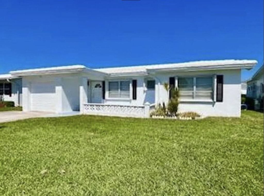 Photo of 907 SW 3rd Avenue, Boynton Beach, FL 33426 (MLS # B26032203)