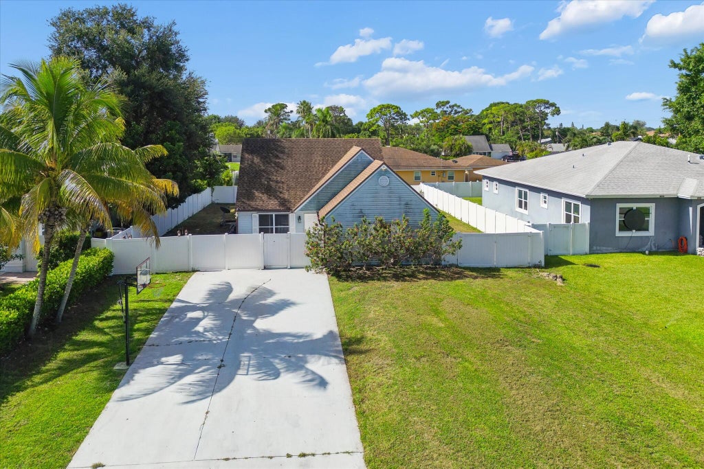 Photo of 5414 SUNRISE Boulevard, Delray Beach, FL 33484 (MLS # B26065811)