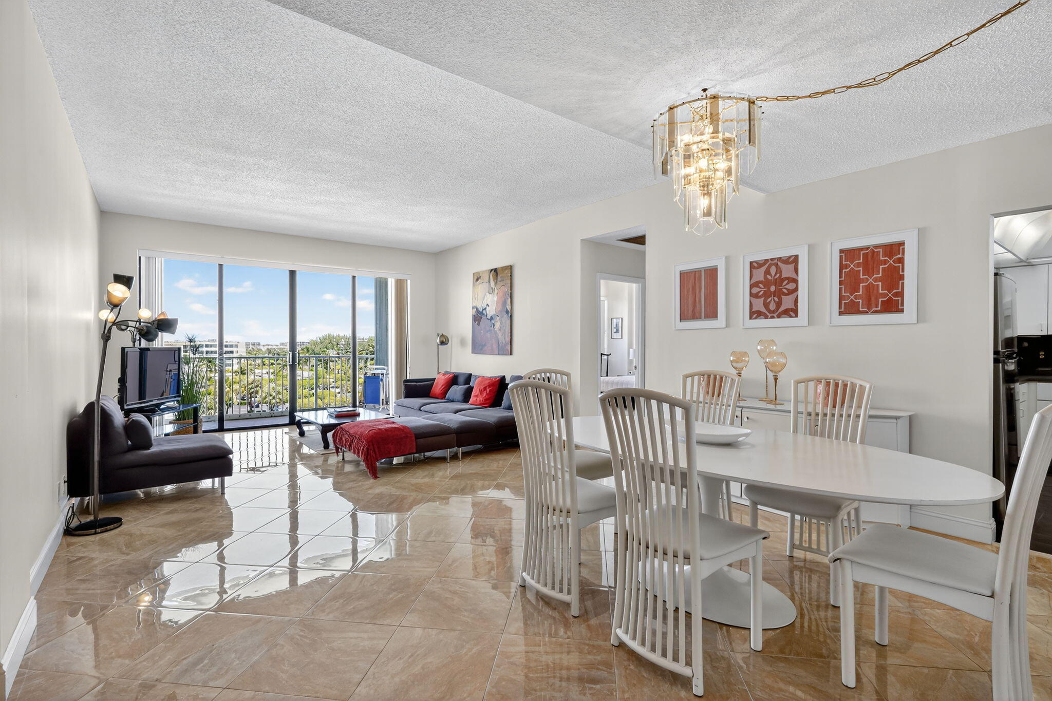 LA PALMA CONDO - Residential