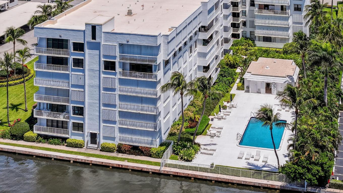 LA PALMA CONDO - Residential