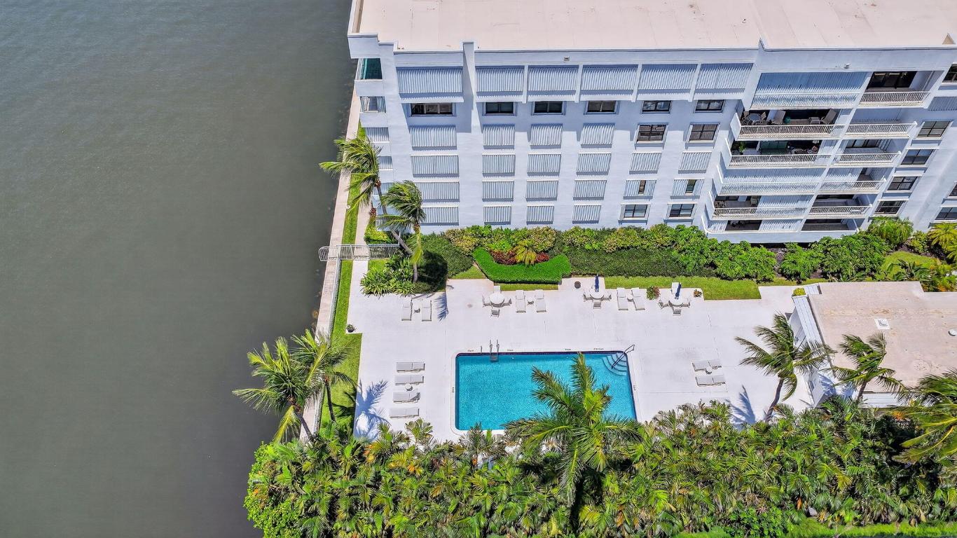 LA PALMA CONDO - Residential