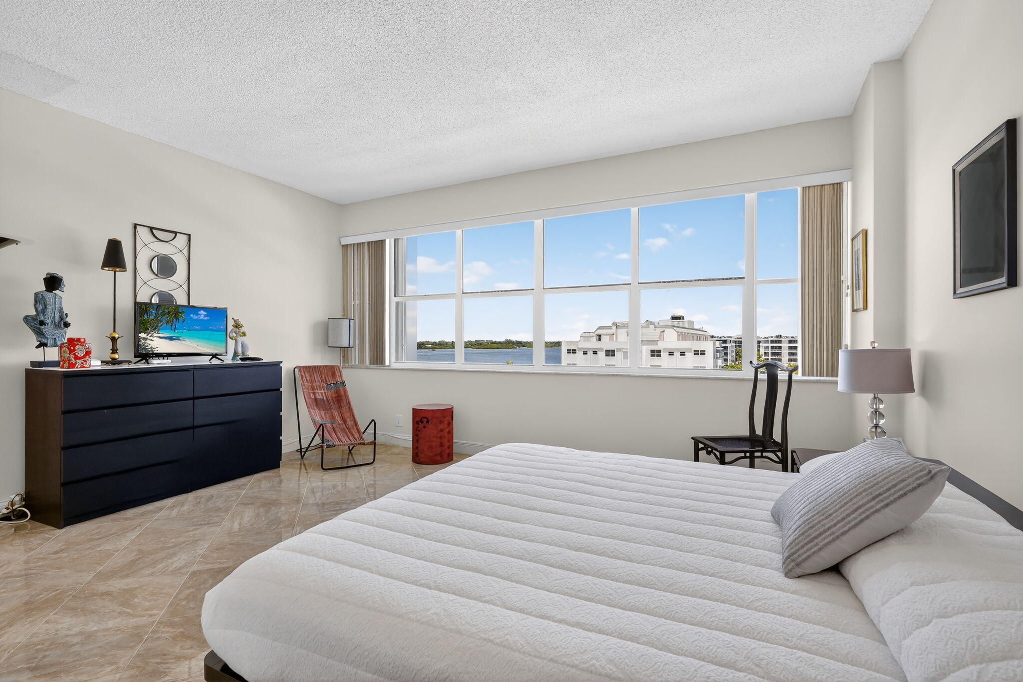 LA PALMA CONDO - Residential