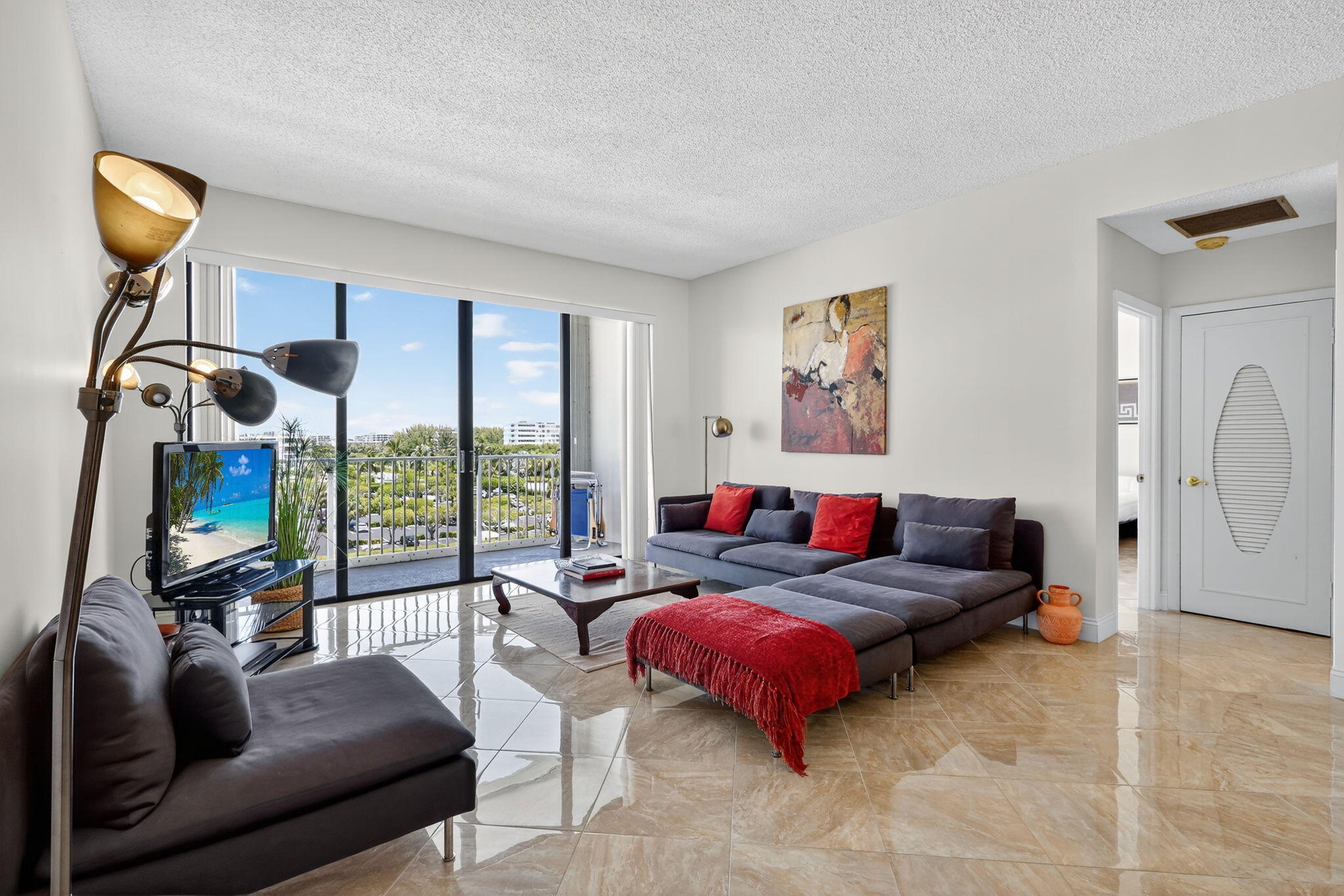 LA PALMA CONDO - Residential