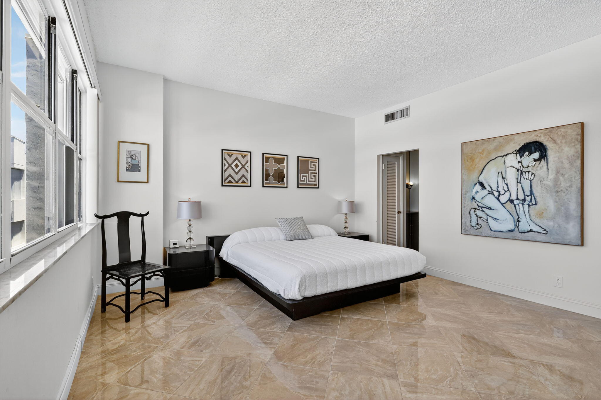 LA PALMA CONDO - Residential