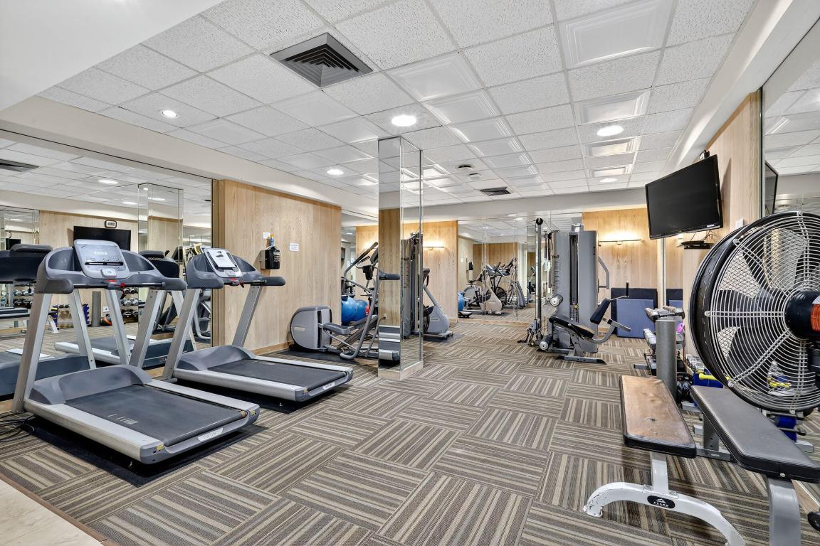 LA PALMA CONDO - Residential