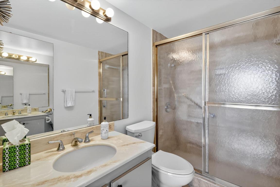 LA PALMA CONDO - Residential