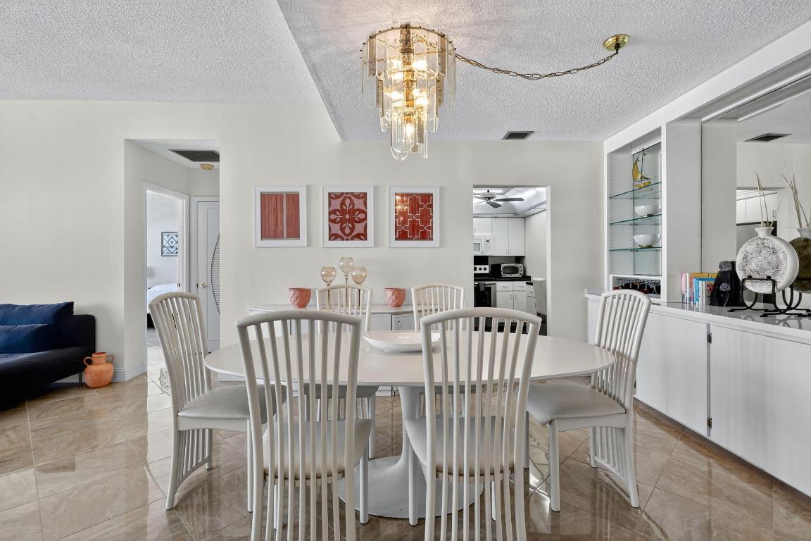 LA PALMA CONDO - Residential