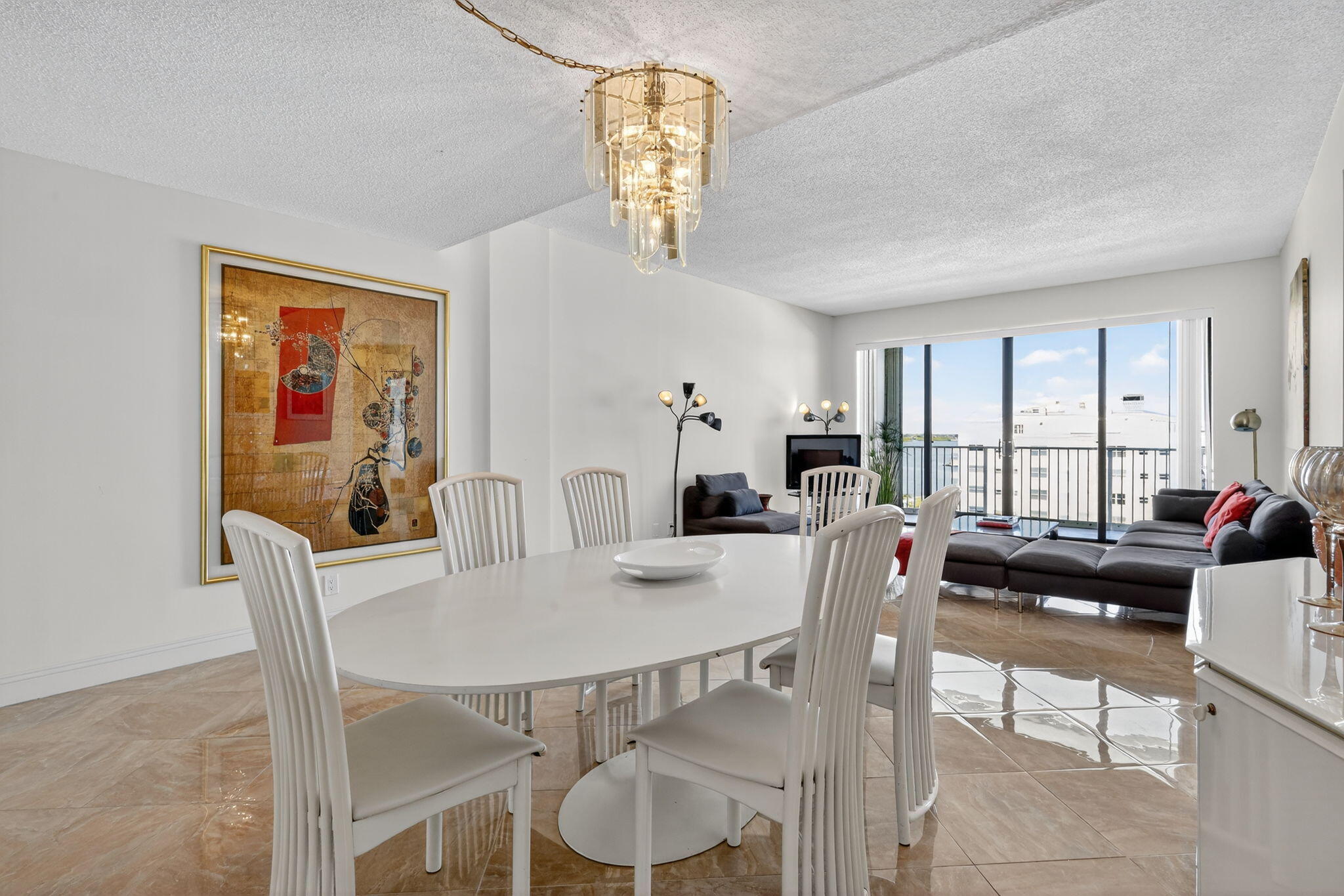 LA PALMA CONDO - Residential