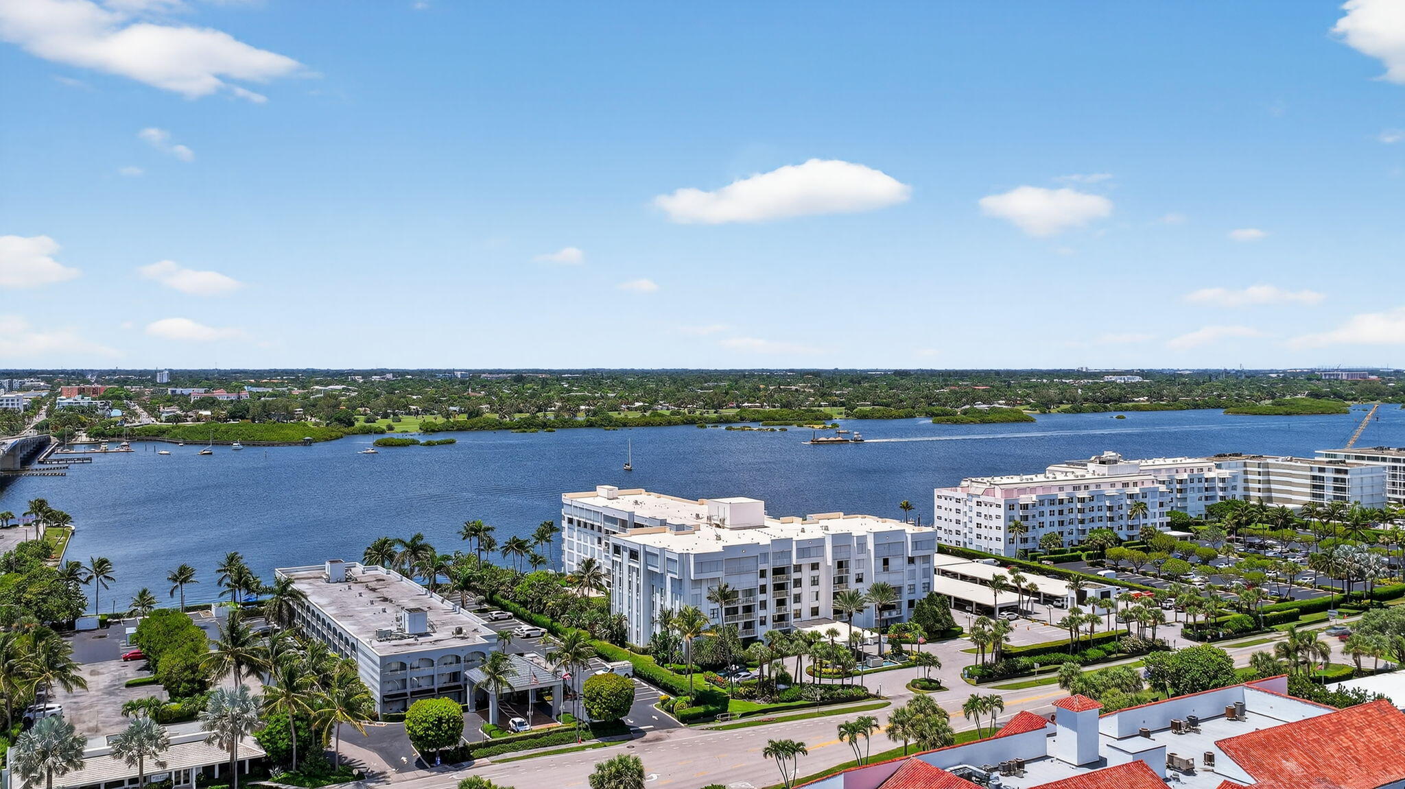 LA PALMA CONDO - Residential
