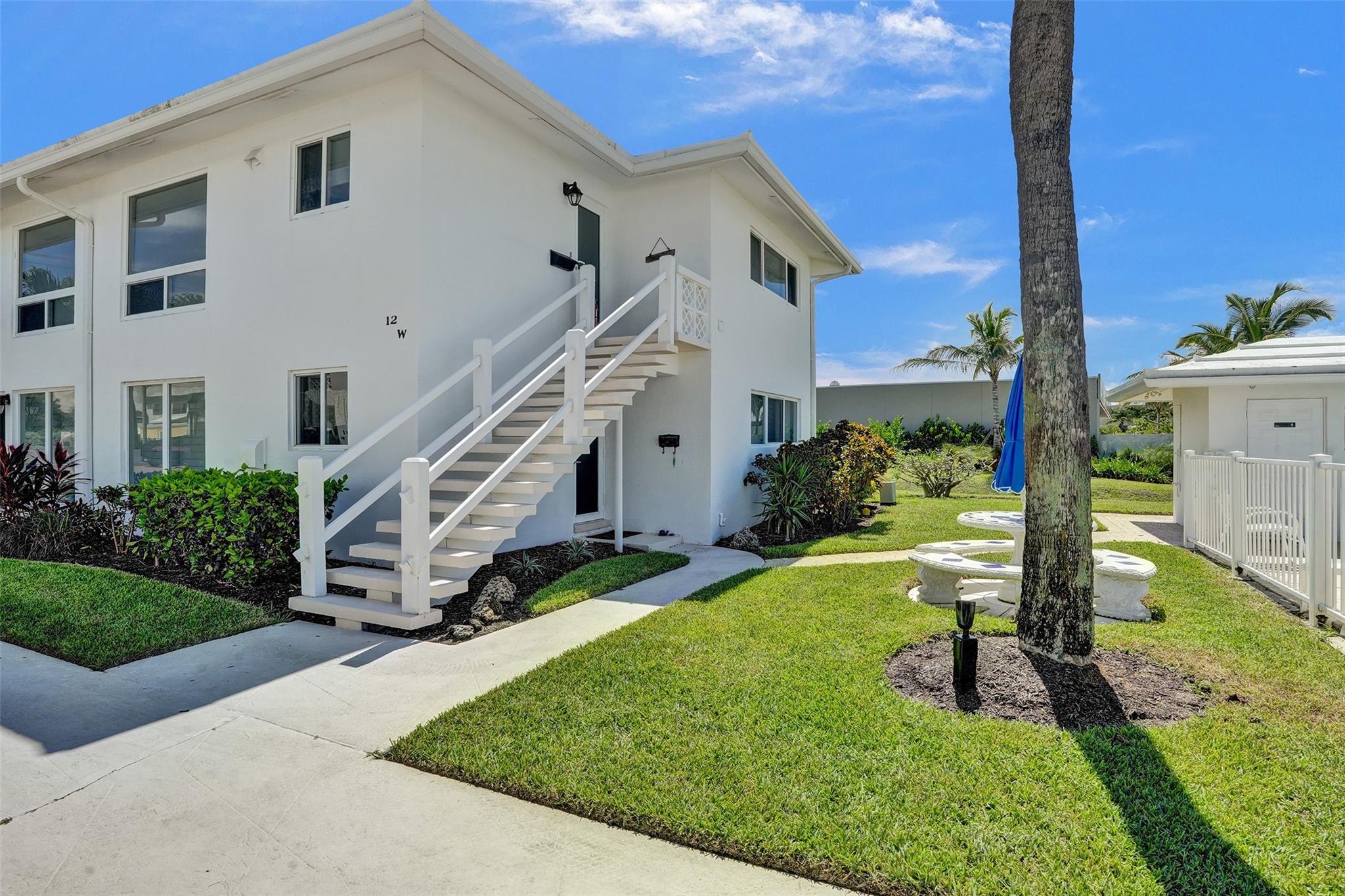 Properties 1187 Hillsboro Mile 12W
