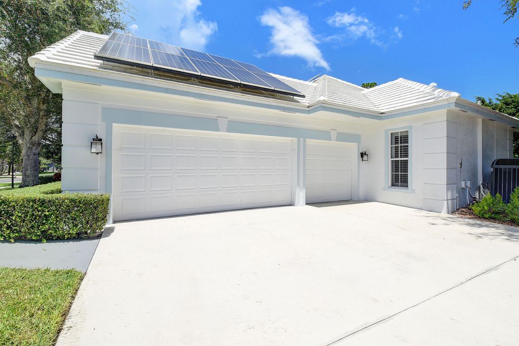 Photo of 4950 Glenn Pine Lane, Boynton Beach, FL 33436 (MLS # R10973737)