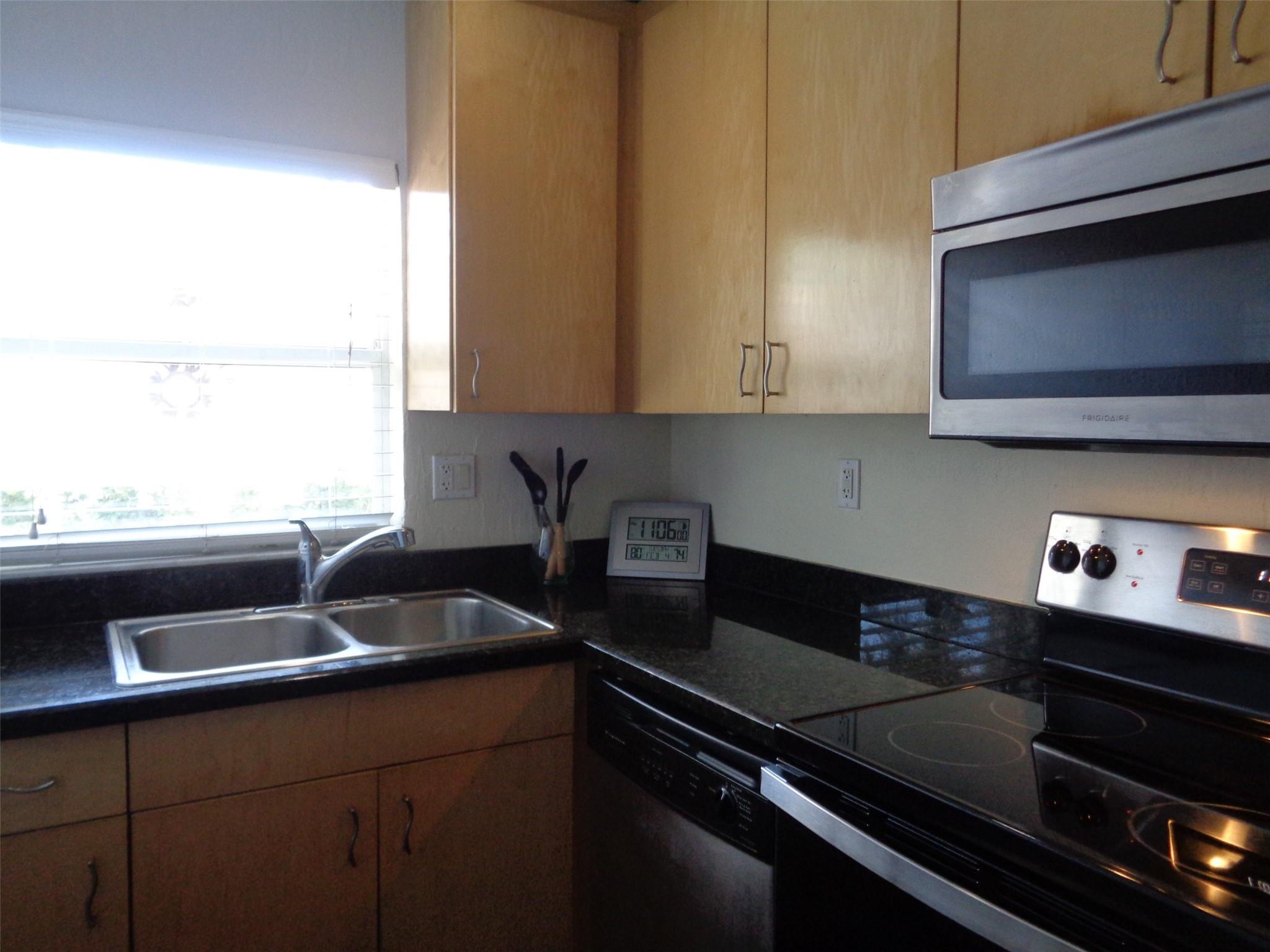 728 NE 13th Ct 14