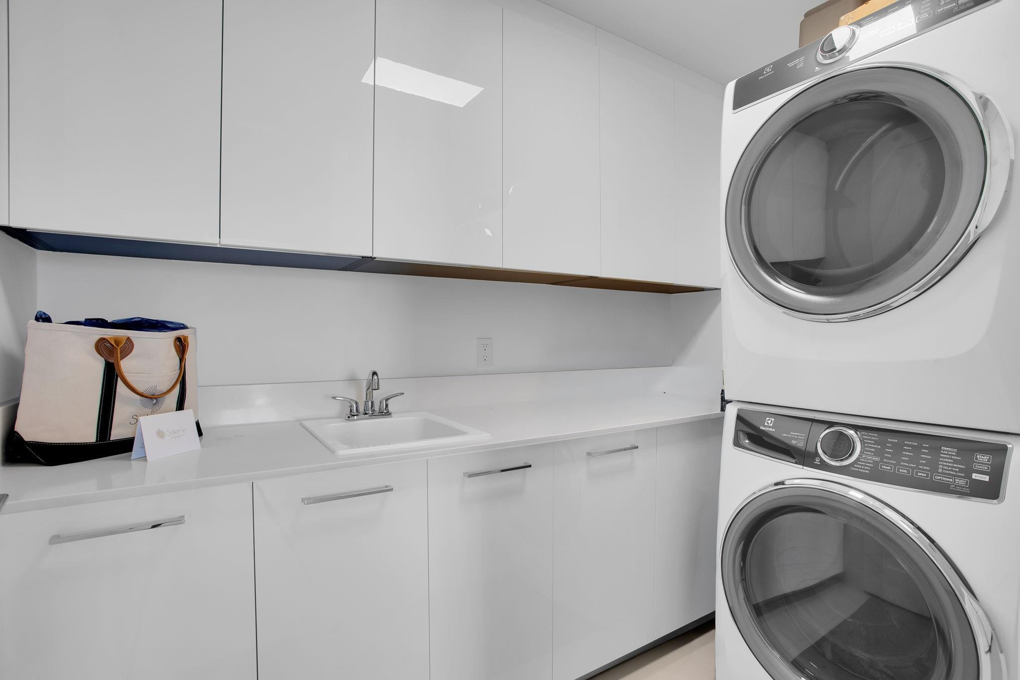 Selene Oceanfront Residen - Residential