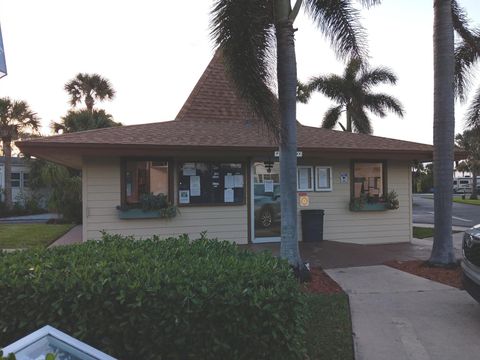 A home in Hutchinson Island