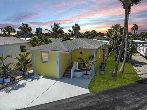 A home in Hutchinson Island