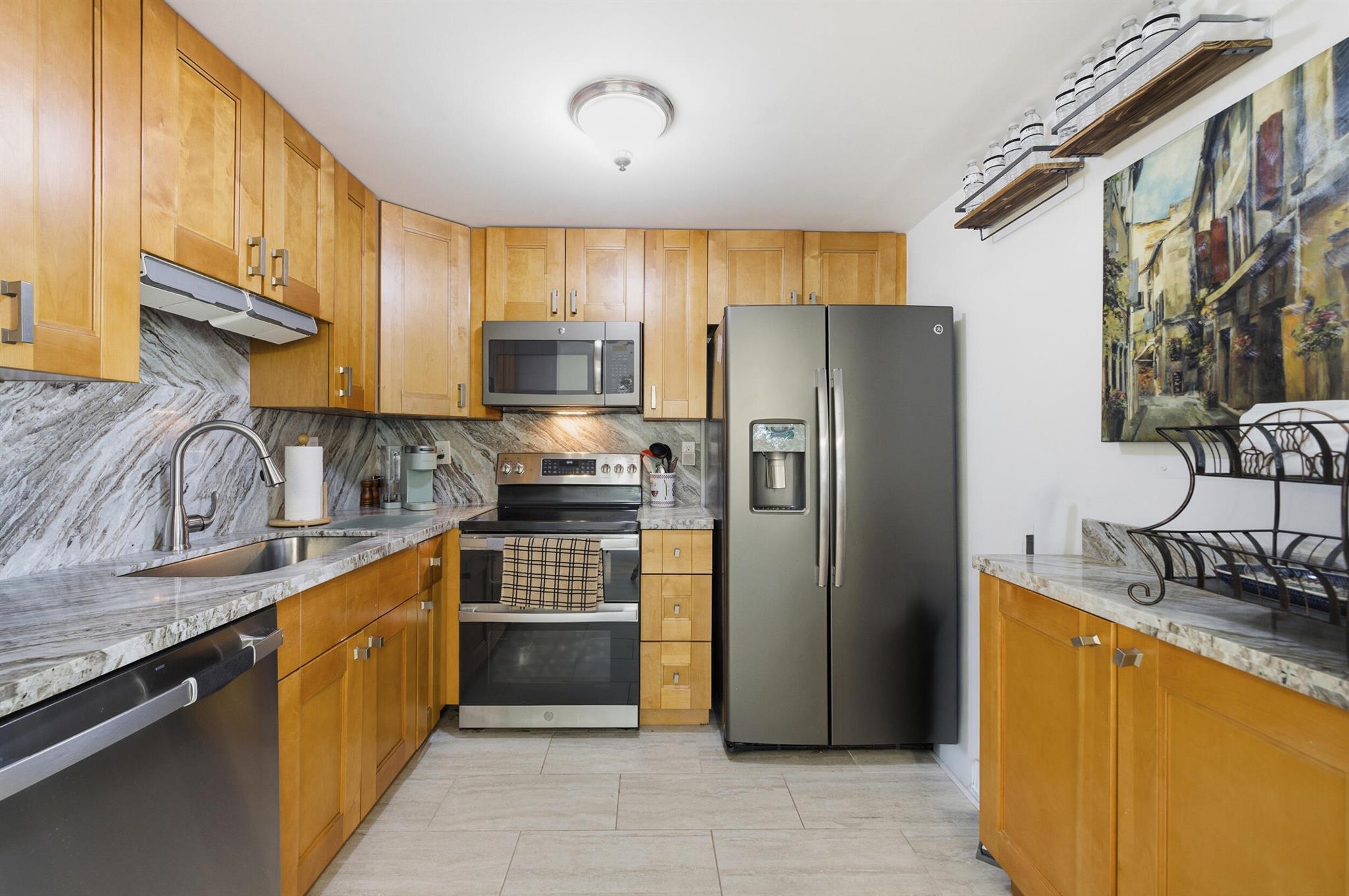 KINGS POINT FLANDERS COND - Residential