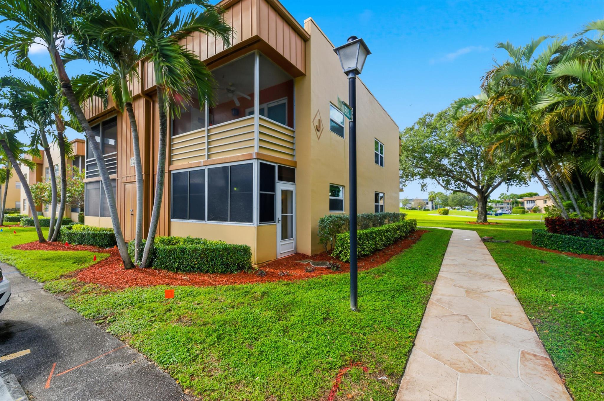 KINGS POINT FLANDERS COND - Residential