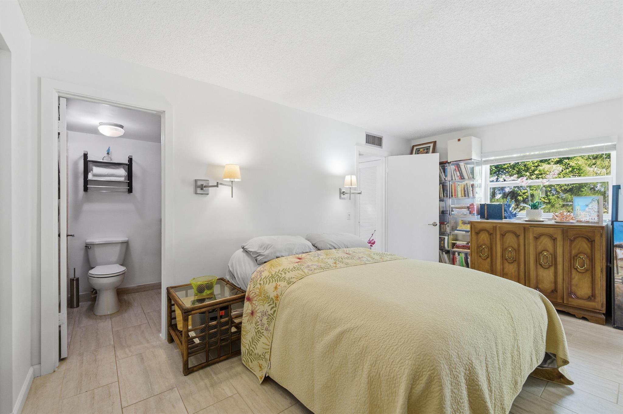 KINGS POINT FLANDERS COND - Residential