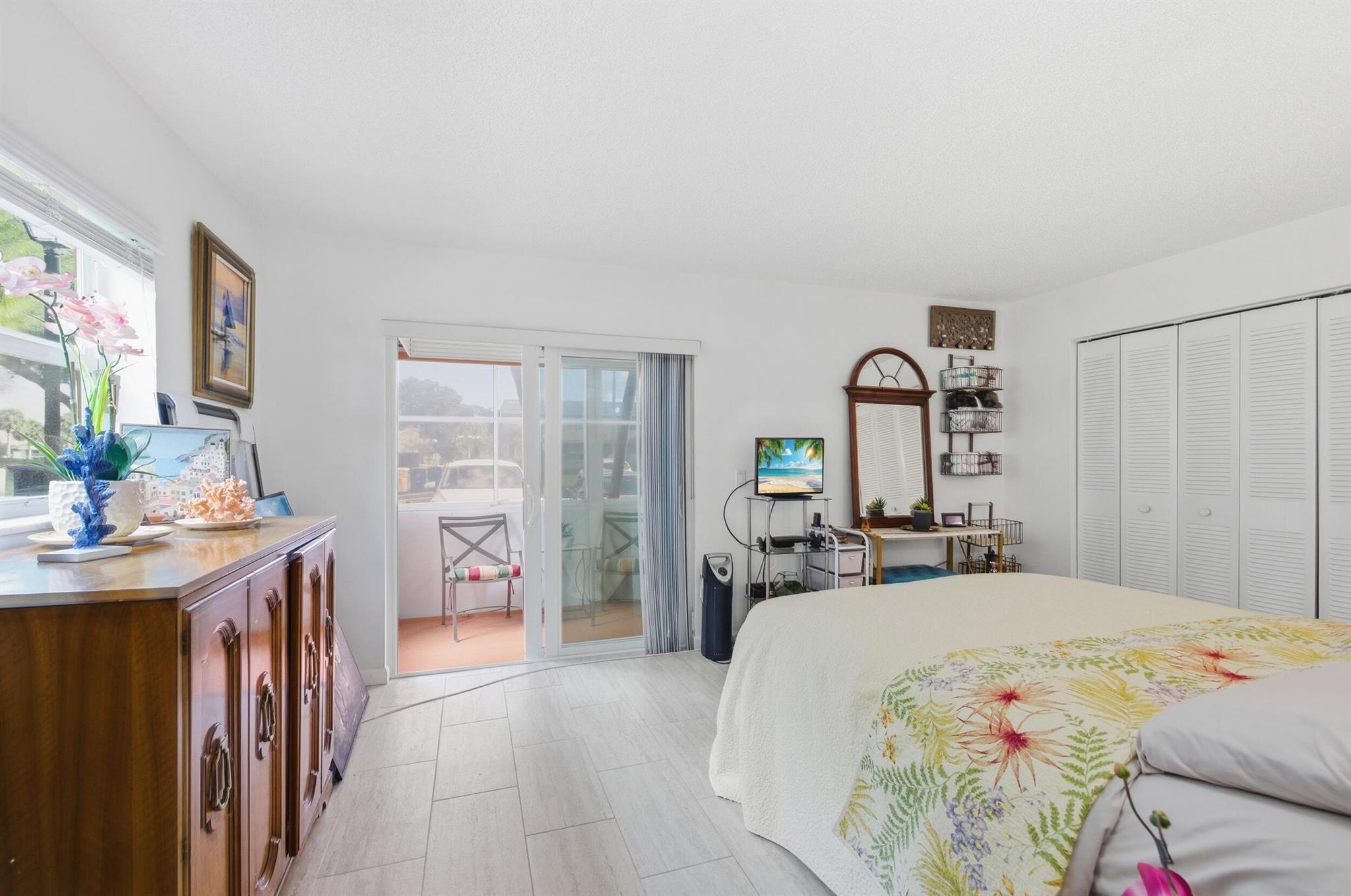 KINGS POINT FLANDERS COND - Residential