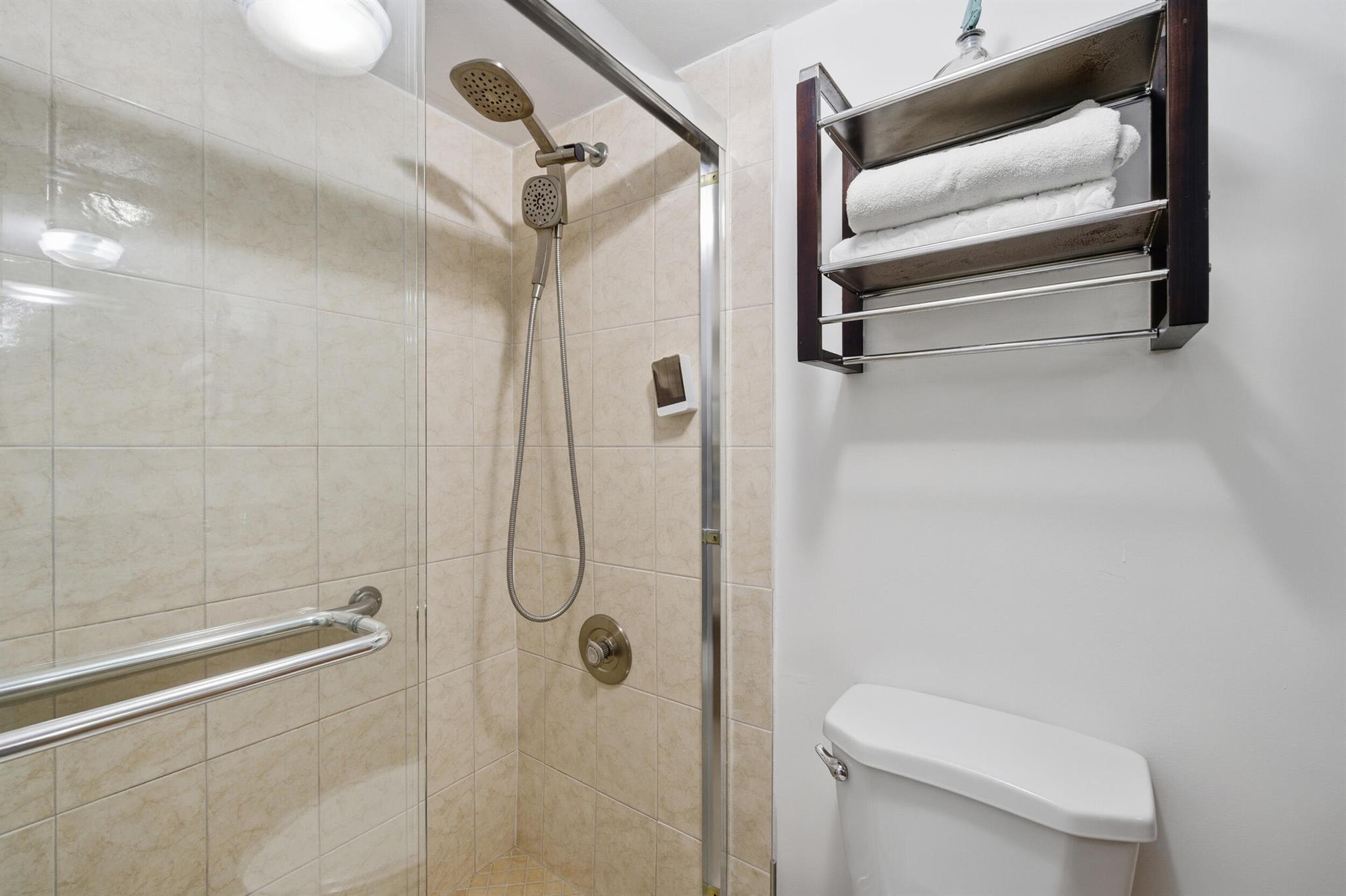 KINGS POINT FLANDERS COND - Residential