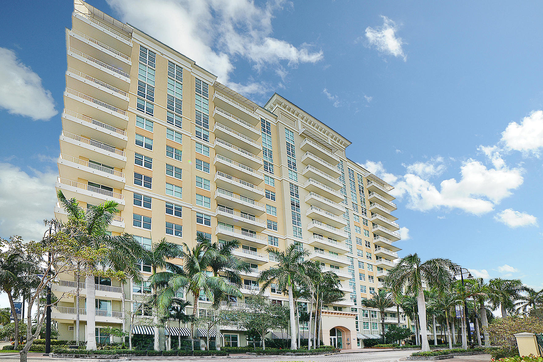 This luxury updated condo is priced to sell and offers an open floor plan with two master bedrooms. The unit is located in the desirable 700 building with amenities such as a marina, fitness center, pool, spa, party room, theater room, billiards room, business center and more. Walk to the beach and two great restaurants at the base of the building. Boat, waver runner, and fishing charter rentals at your doorsteps.